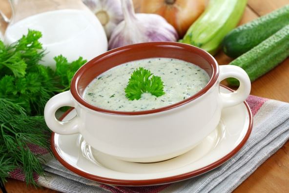 Рецепт холодного супа с огурцами и цуккини