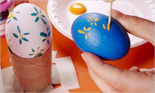 Подготовка к покраске пасхальных яиц
