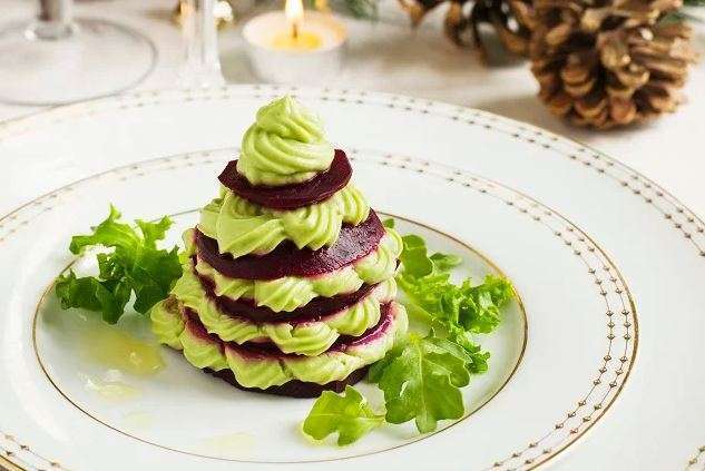 Для вегетарианцев: рецепт закуски из свеклы и авокадо на Новый год