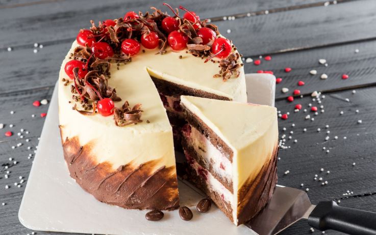 Новые идеи в украшении торта: как создать на 14 февраля оригинальный шедевр?