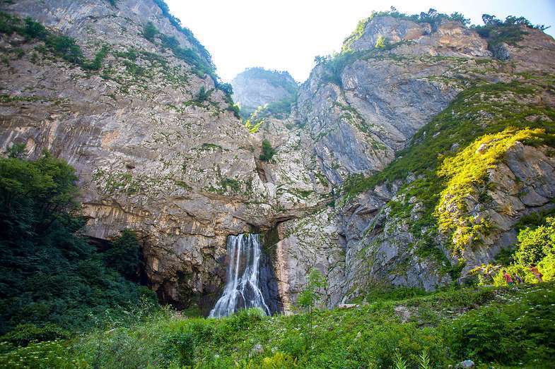 Какие места посетить в Абхазии: где еще полюбоваться природой?