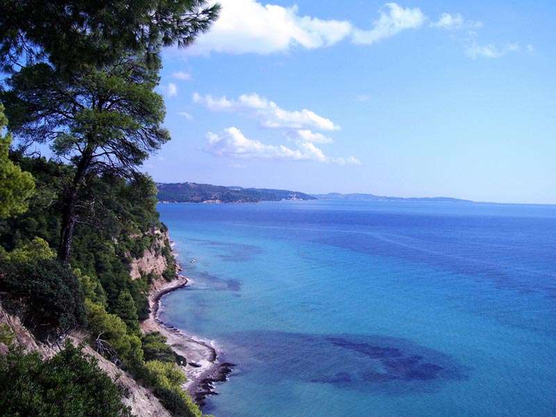В каких местах отдохнуть в Греции в июне?
