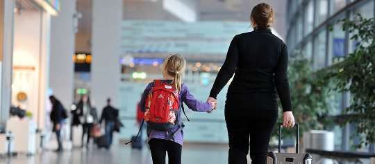 Какие нужны документы для перелета ребенка с одним родителем?