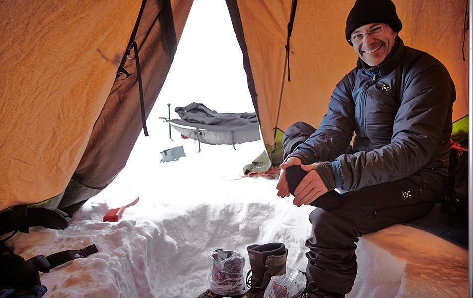Несколько лайфхаков, как согреться в палатке зимой быстро