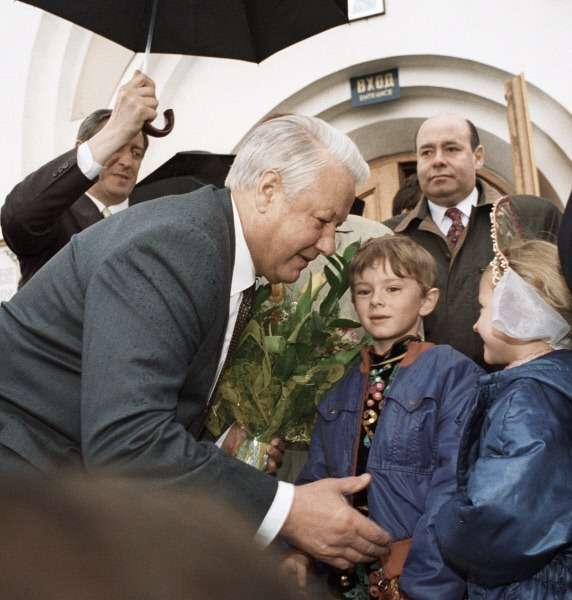 Борис Ельцин и его внуки