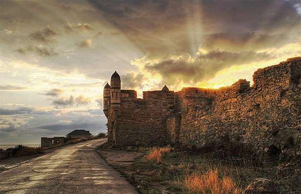 Как выглядела в лучшее время крепость Еникале в Керчи?