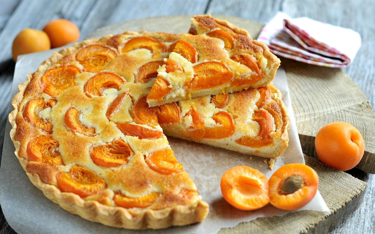 Особенности рецепта песочного пирога с абрикосами