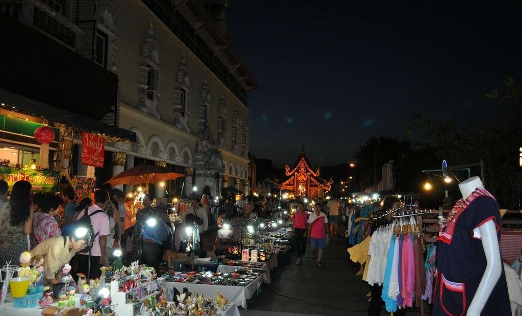 Воскресный рынок Чианг Май