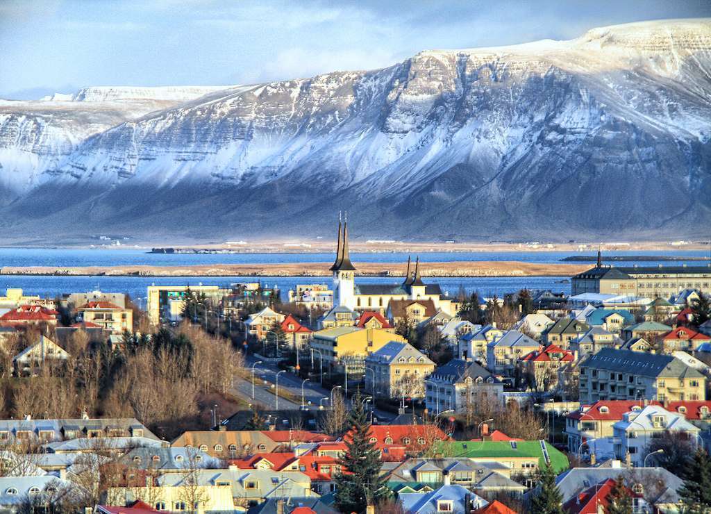 Какая страна самая безопасная – Исландия