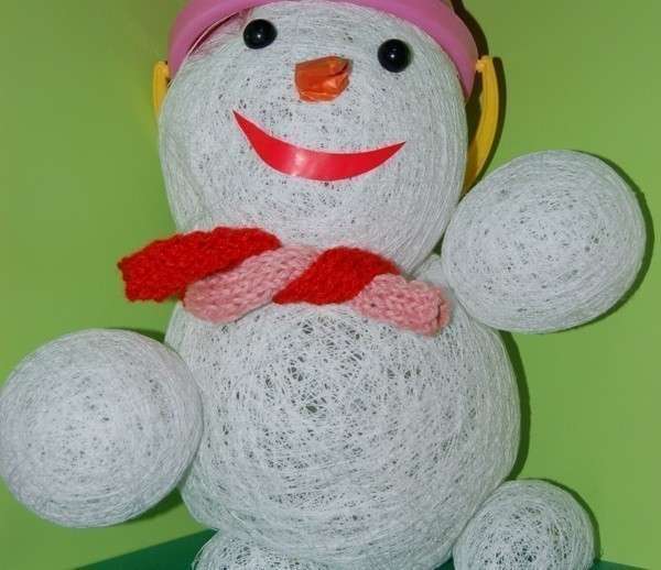 Снеговик из ниток своими руками: фото