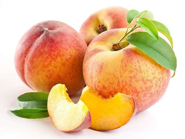 Только спелые и сочные персики будут залогом вкусного компота