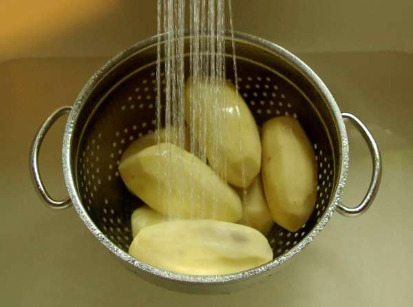 Важно промыть картофель тщательно