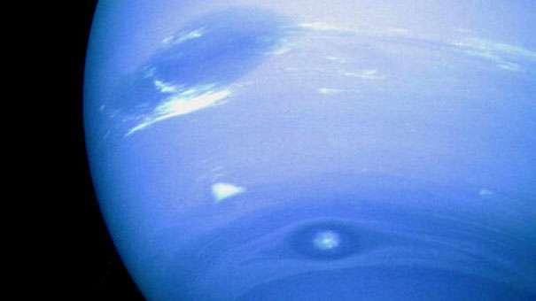 темное пятно на нептуне 