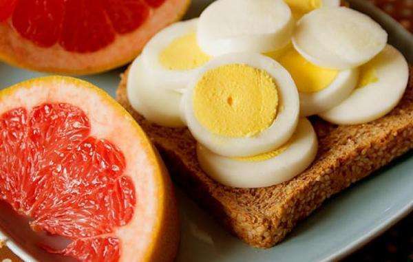 Яйца и цитрусовые - основа диеты
