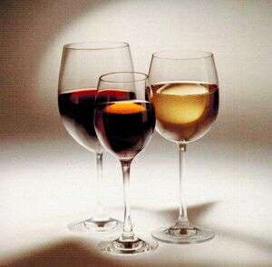 Фотография бокалов с вином