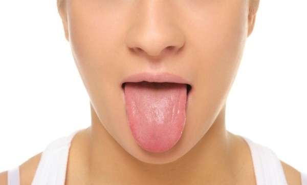 Если онемение языка сопровождается другими тревожными симптомами, следует обратиться к врачу