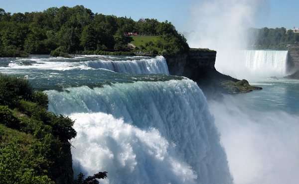 Комплекс водопадов Ниагары. Фото с сайта prousa.ru
