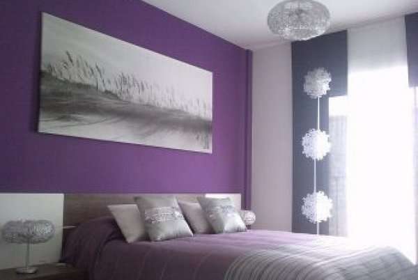 Картина для спальни, которая сочетается с  настроении комнаты. Фото с сайта ticca.ru