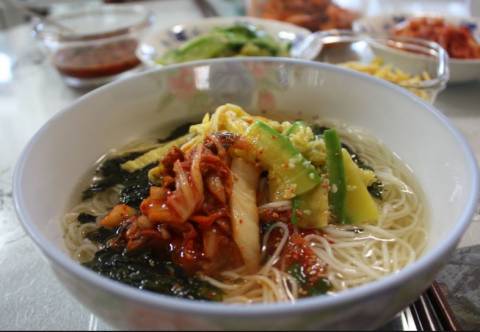 Летняя экзотика: рецепты корейских холодных супов