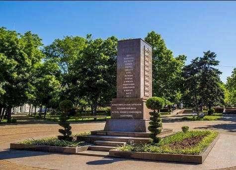 Парк имени Ленина в Новороссийске:  главное место города для приятного досуга