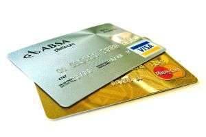 Чем отличаются дебетовые и кредитные карты?