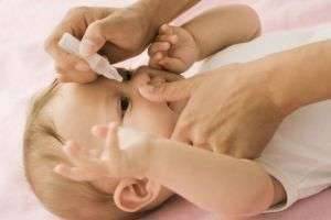 Как чистить носик новорожденному? Несколько эффективных способов