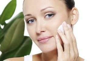 Увлажняющий крем для молодой кожи или обезвоженной: когда пора применять антивозрастные средства