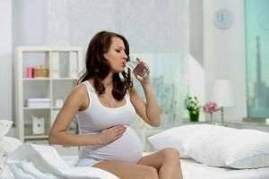 Лечение отеков при беременности медикаментами и народными средствами