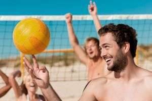 Всё о пляжном волейболе: правила игры, размер площадки, сетки