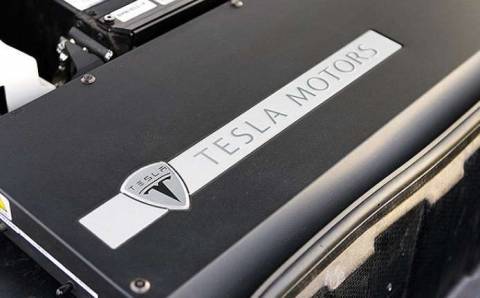 Какой аккумулятор используется в автомобиле Тесла?