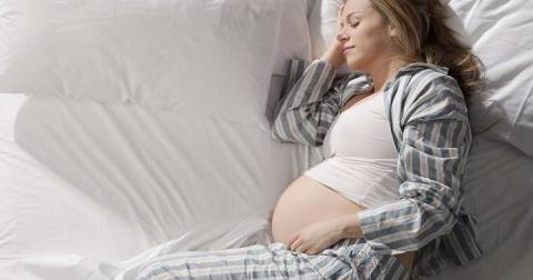 Сколько полагается спать беременной женщине?