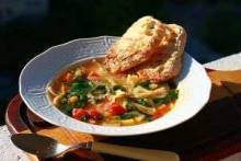 Как приготовить очень легкий и здоровый суп «Министроне»?