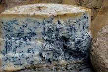 Сыр с голубой плесенью: деликатес для утонченных гурманов 