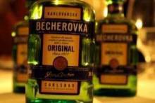 Гордость Чехии травяной ликер «Бехеровка»: как пить
