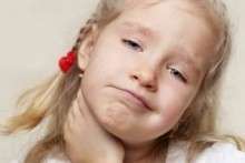Почему у ребенка воспаляются лимфоузлы на шее, и как это лечить?