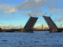 Какие мосты разводят в Санкт-Петербурге?