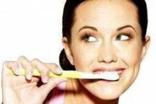 Как отбелить зубы в домашних условиях: эффективные и безопасные методы